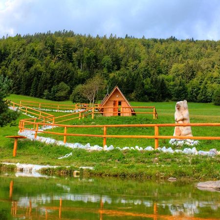 ホテル Glamping Vrhovc ゴレンスカ地方 エクステリア 写真