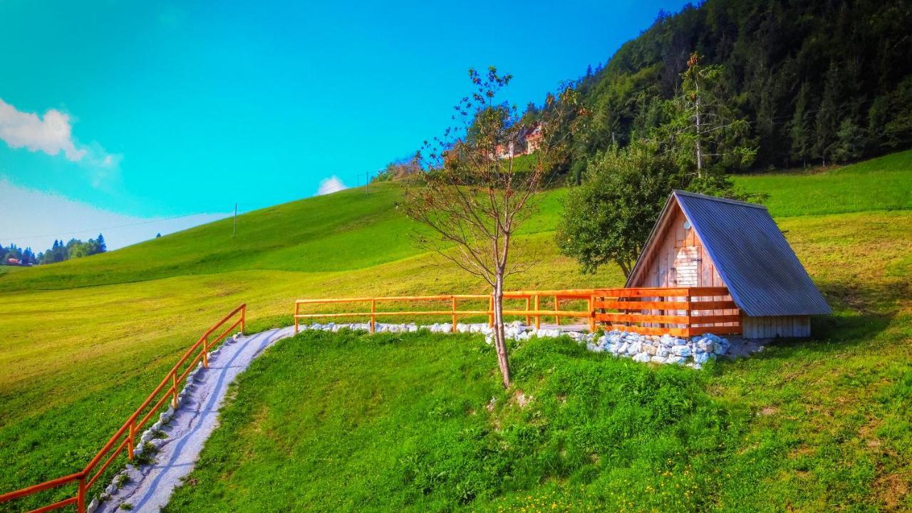 ホテル Glamping Vrhovc ゴレンスカ地方 エクステリア 写真