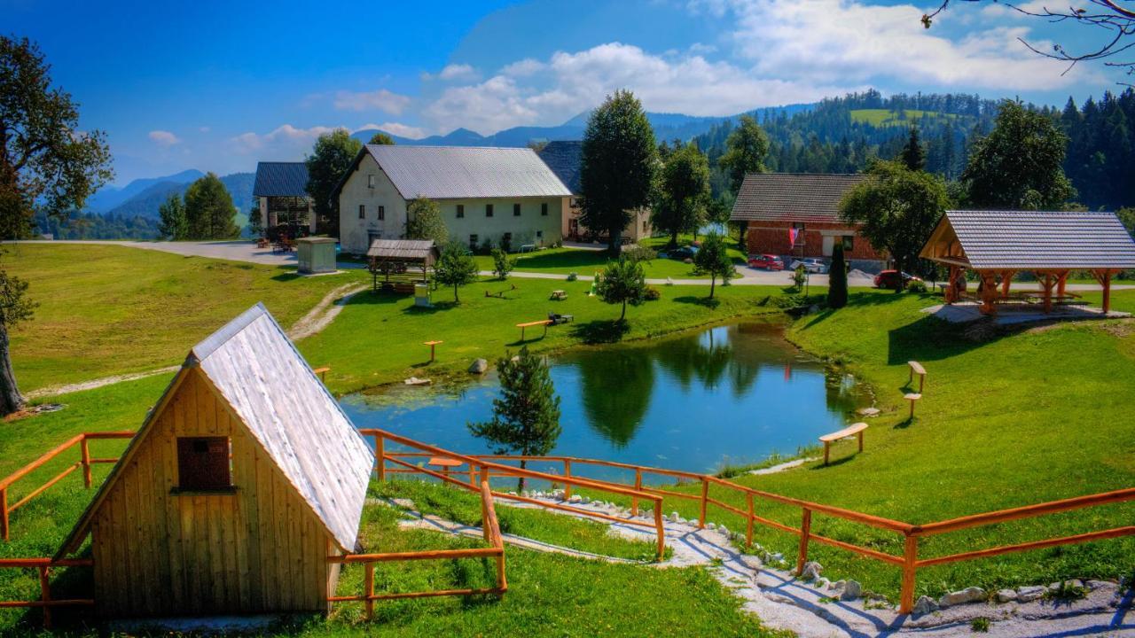 ホテル Glamping Vrhovc ゴレンスカ地方 エクステリア 写真