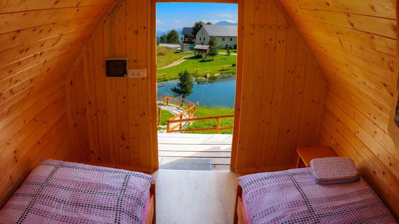 ホテル Glamping Vrhovc ゴレンスカ地方 エクステリア 写真