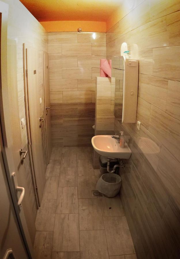 ホテル Glamping Vrhovc ゴレンスカ地方 エクステリア 写真